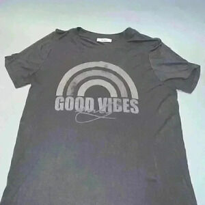 Good Vibes T-Shirt Size M